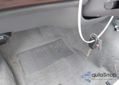 2004 Mercury Grand Marquis Gs z USA, uszkodzony, nr VIN 2MEFM74W44X625240